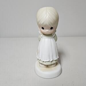 Precious Moments - God Is Love Dear Valentine MIB #523518